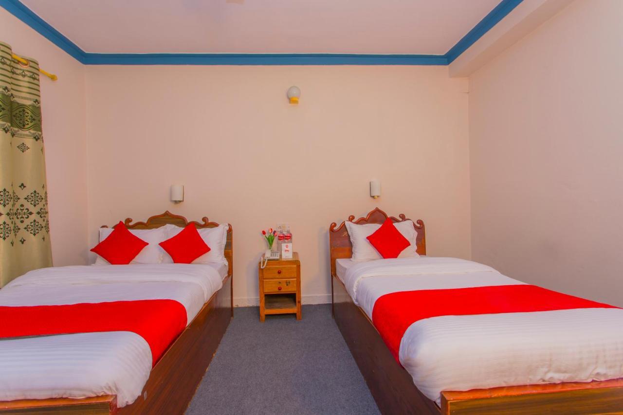 Oyo 227 Hotel Moonstone Pvt Ltd Pokhara Eksteriør billede